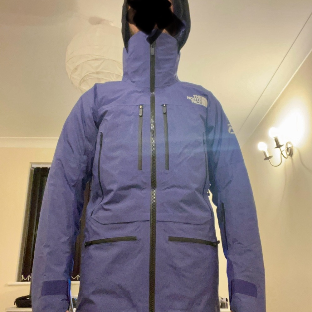 The Northface men’s Summit Series Gortex Jacket size Small